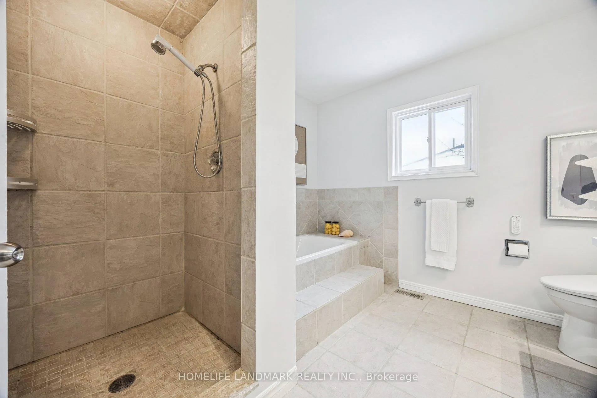 Photo 21 of 149 Glenmanor Way, Vaughan, Crestwood-Springfarm-Yorkhill — HOMEH