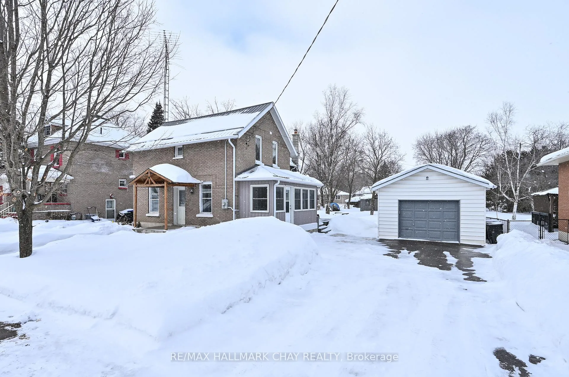Photo 2 of 48 Caroline Street W, Clearview, Creemore — HOMEH