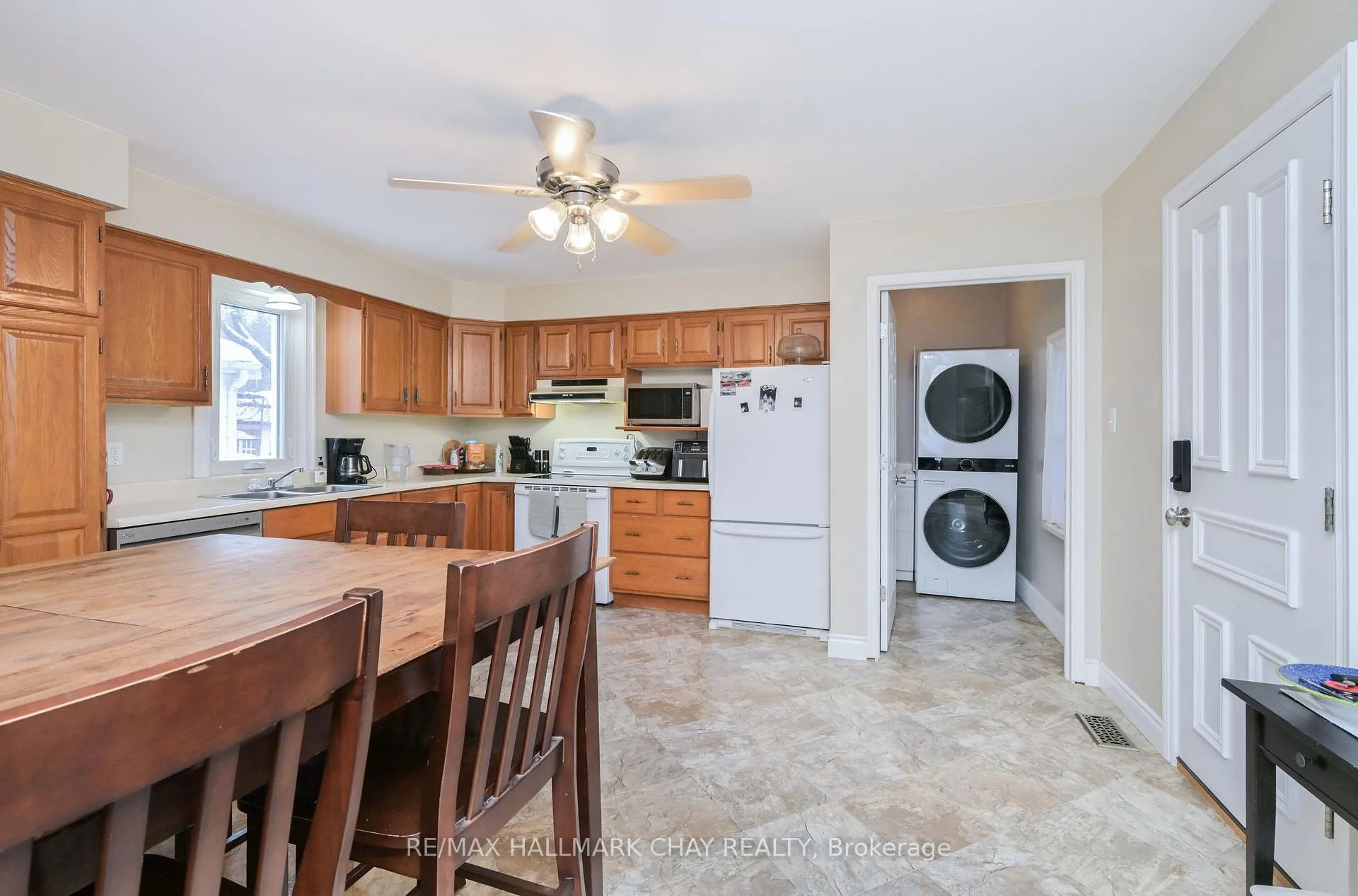 Photo 3 of 48 Caroline Street W, Clearview, Creemore — HOMEH