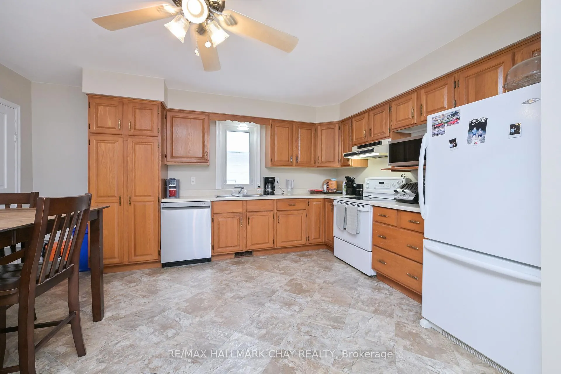 Photo 4 of 48 Caroline Street W, Clearview, Creemore — HOMEH