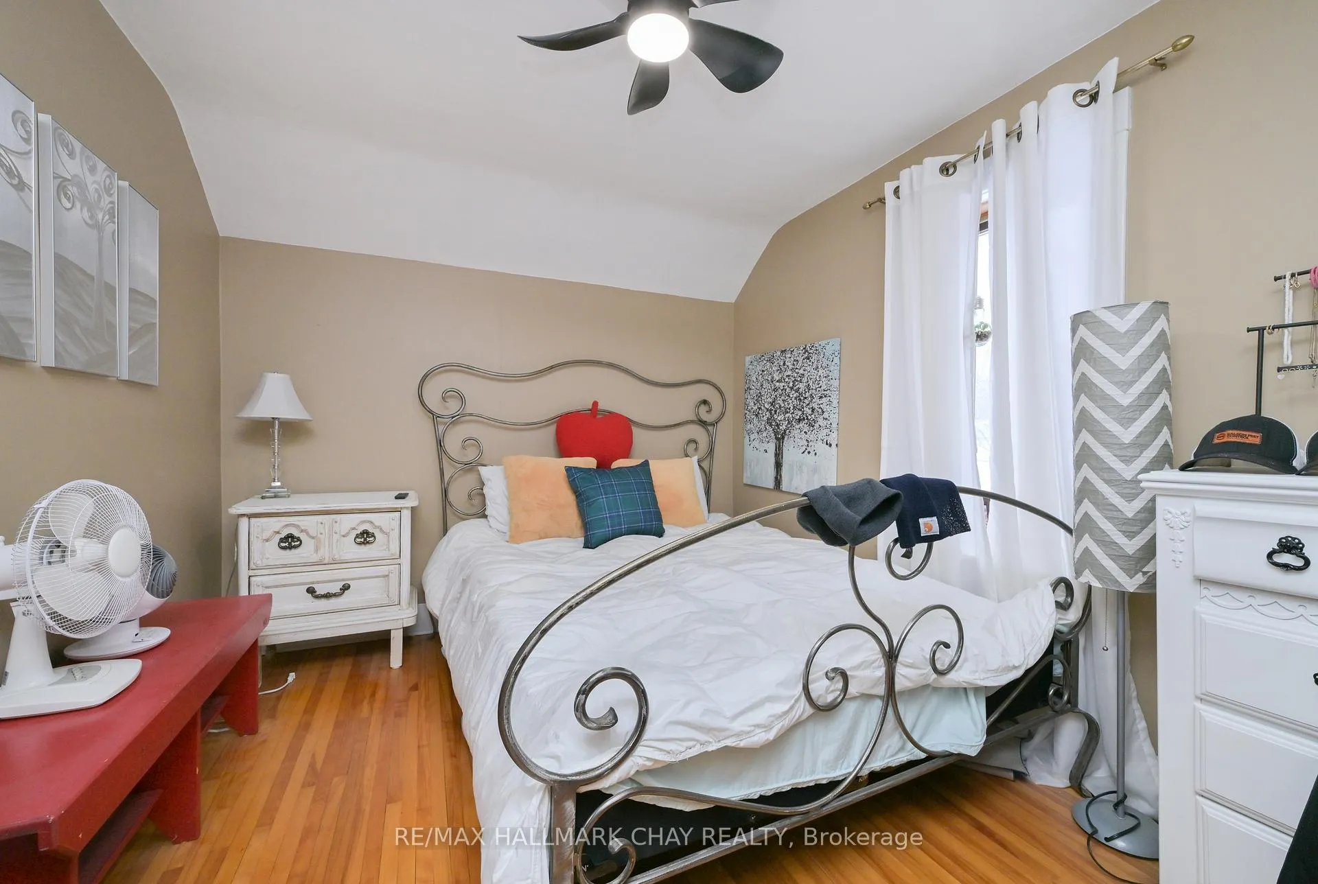 Photo 25 of 48 Caroline Street W, Clearview, Creemore — HOMEH