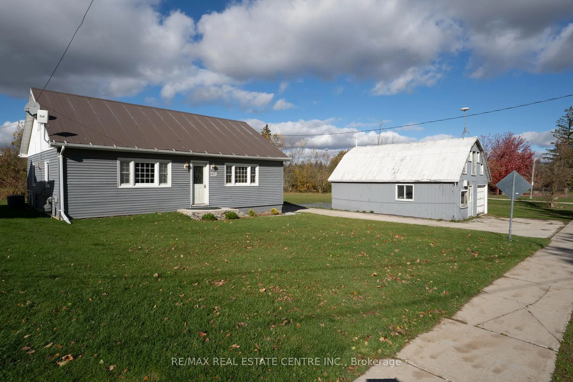 Front of 220 Owen Sound Street