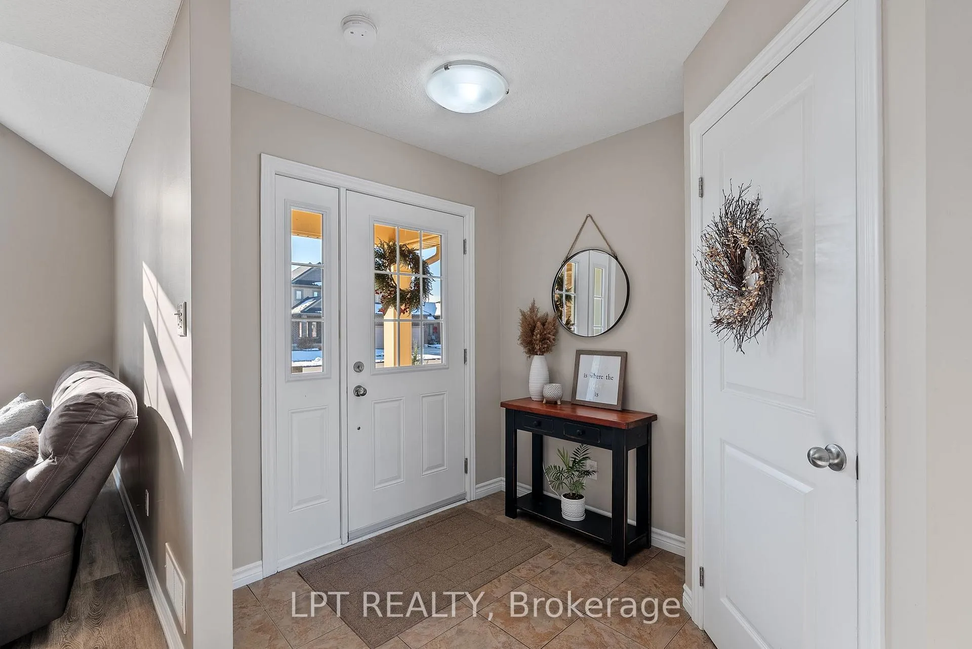 Photo 5 of 102 Joseph Street, Lucan Biddulph, Lucan — HOMEH