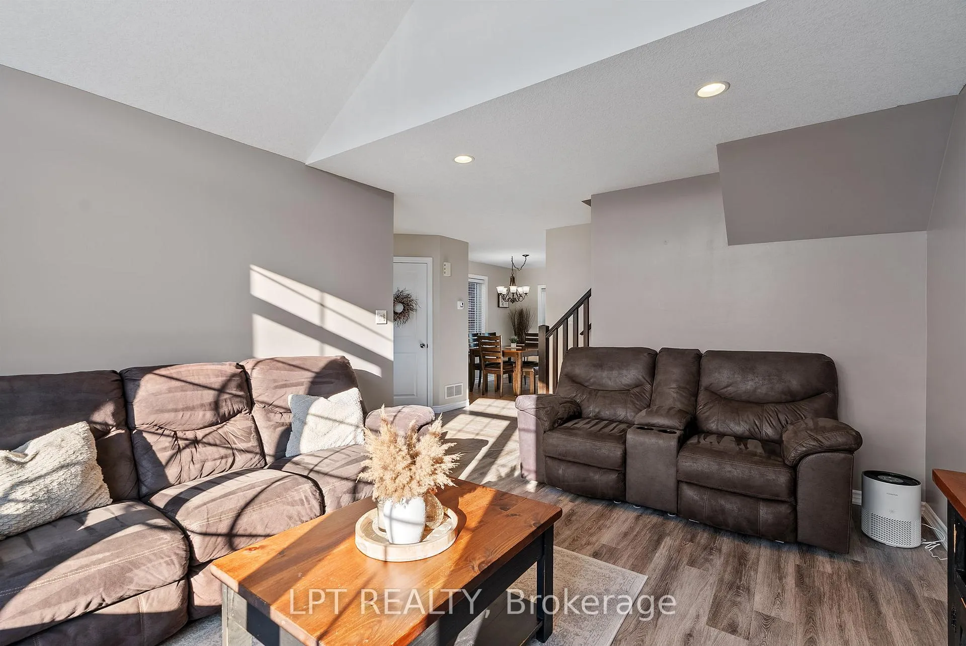 Photo 9 of 102 Joseph Street, Lucan Biddulph, Lucan — HOMEH