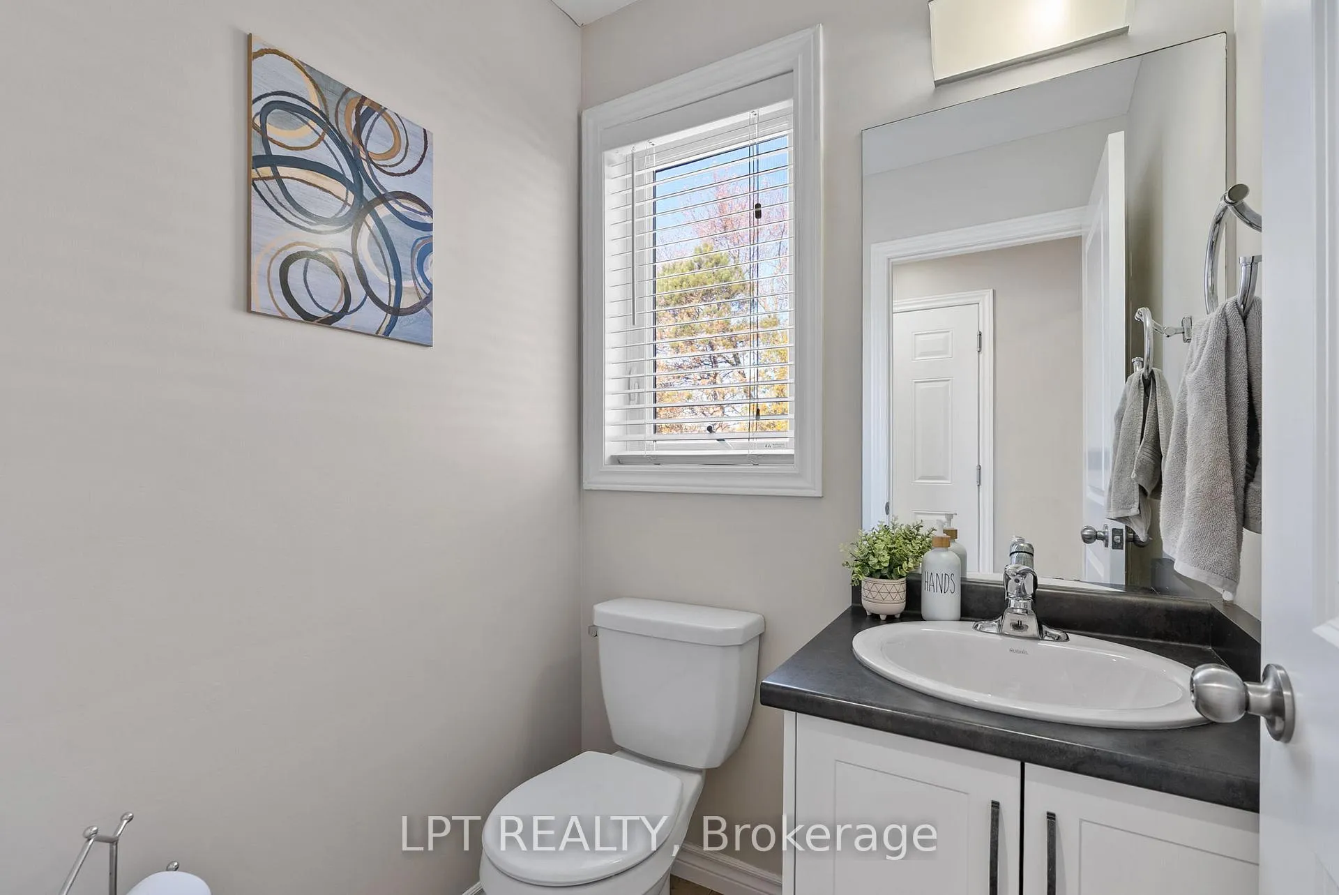 Photo 14 of 102 Joseph Street, Lucan Biddulph, Lucan — HOMEH