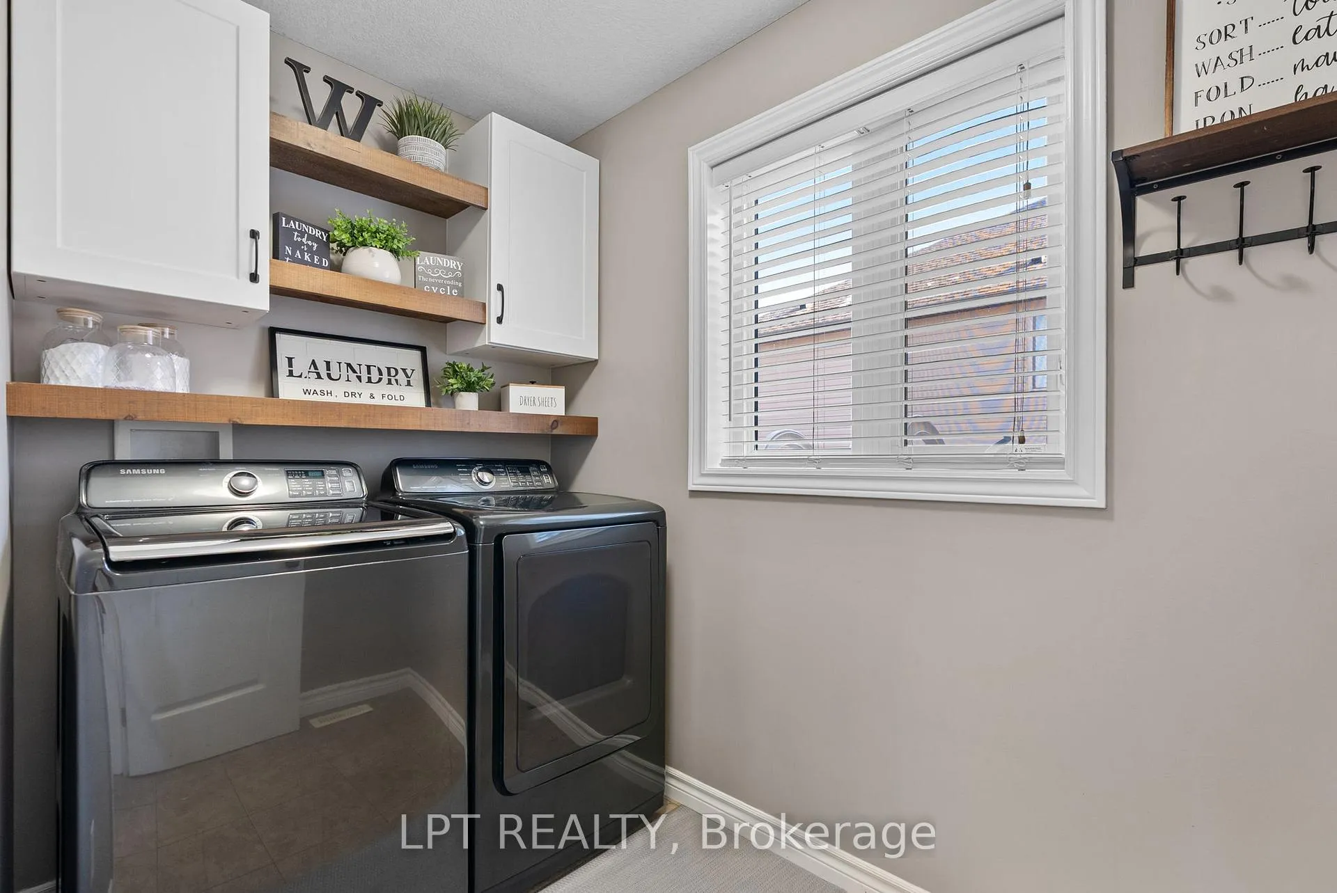 Photo 15 of 102 Joseph Street, Lucan Biddulph, Lucan — HOMEH