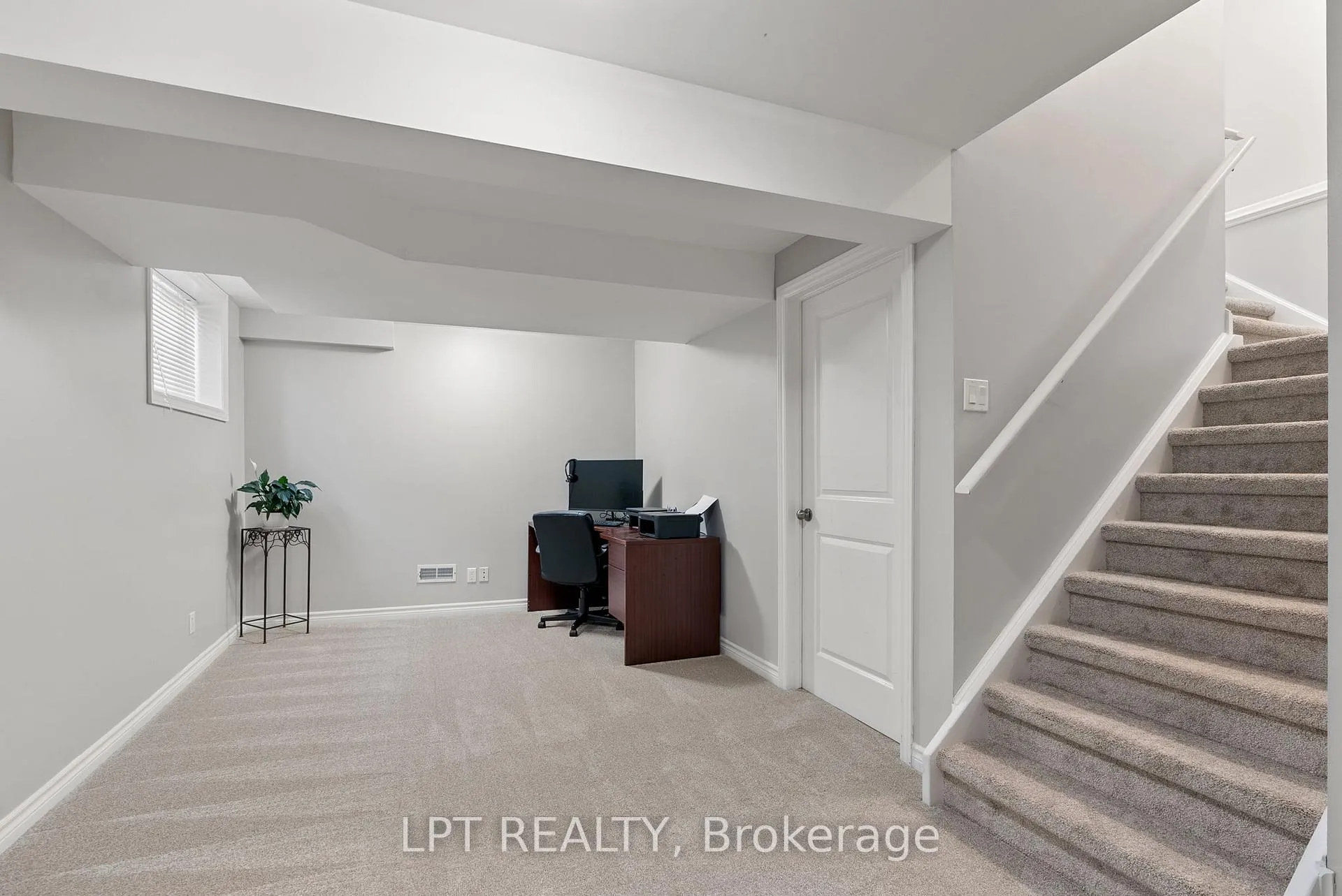 Photo 29 of 102 Joseph Street, Lucan Biddulph, Lucan — HOMEH