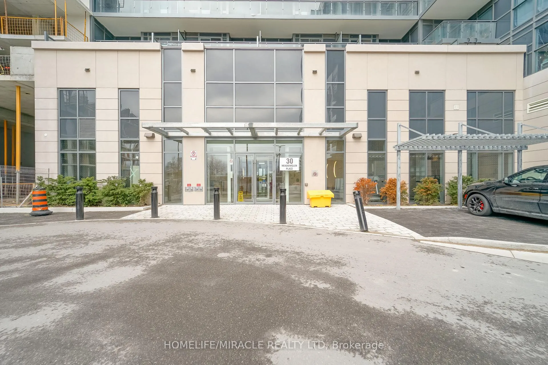 Front of Unit 1809, 30 Meadowglen Place