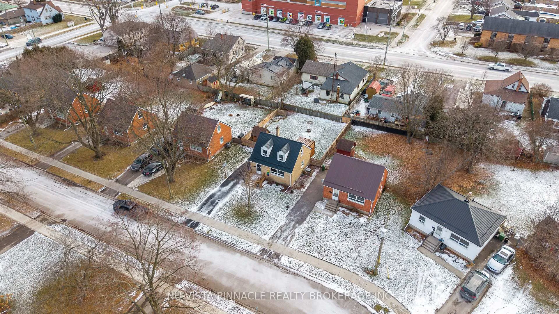 Photo 17 of 81 Dunkirk Drive N, St. Thomas — HOMEH