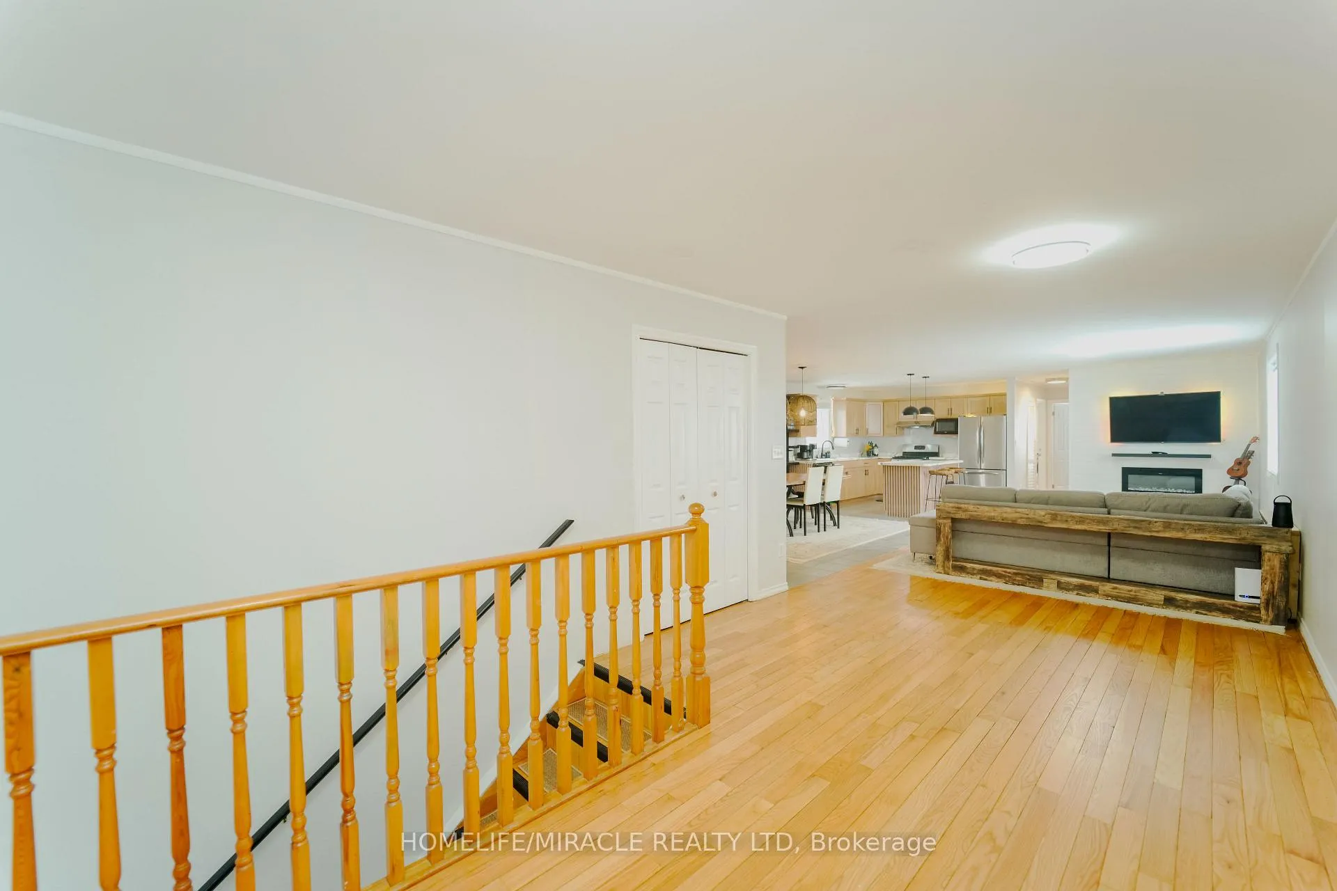 Photo 2 of 1537 Langlois Avenue, Windsor — HOMEH
