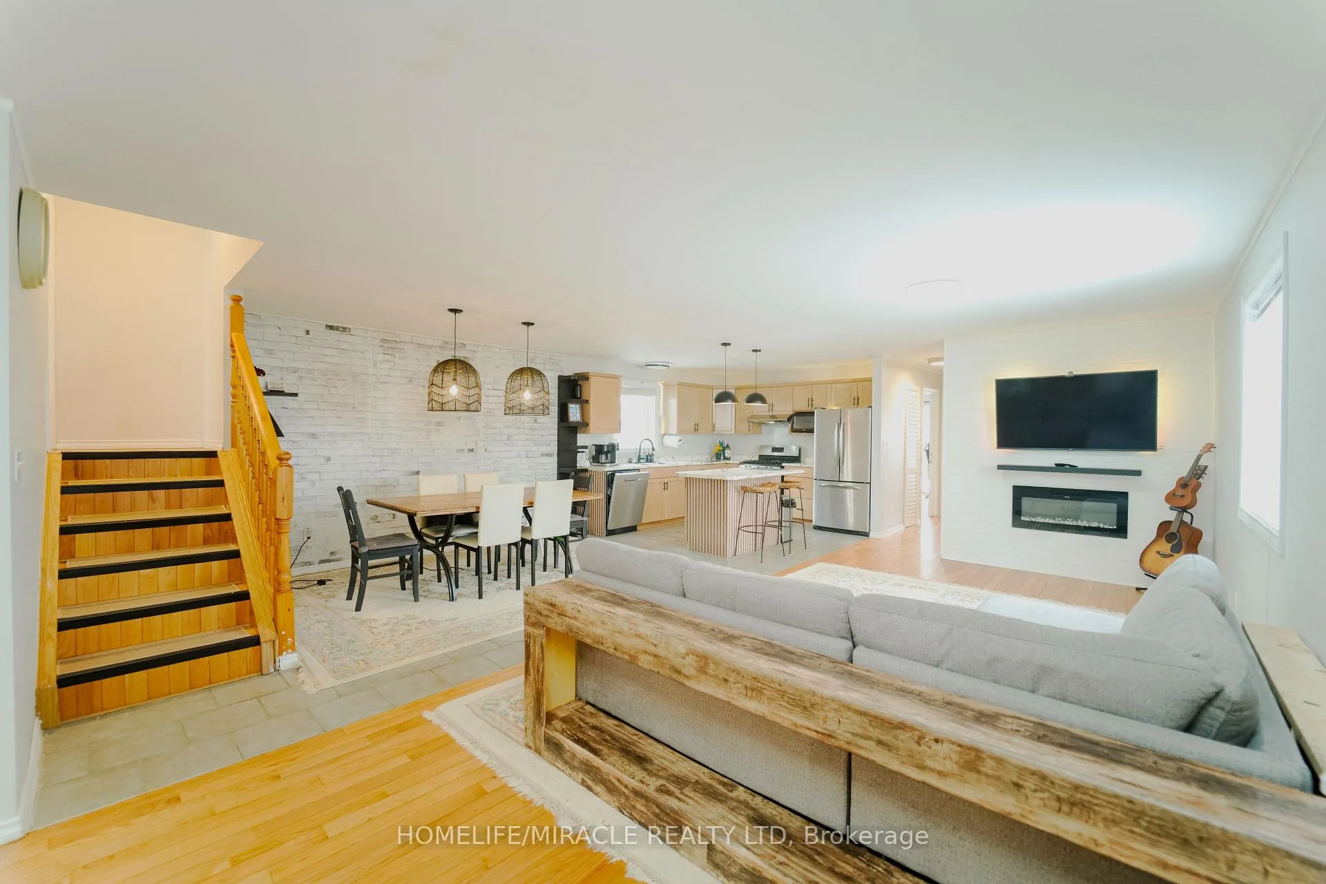 Photo 3 of 1537 Langlois Avenue, Windsor — HOMEH