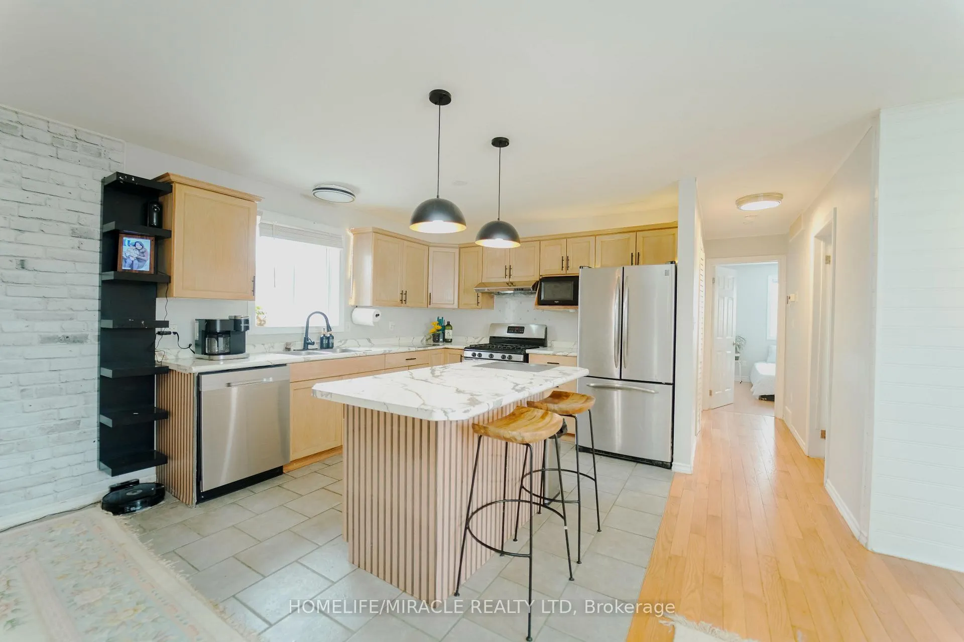 Photo 5 of 1537 Langlois Avenue, Windsor — HOMEH