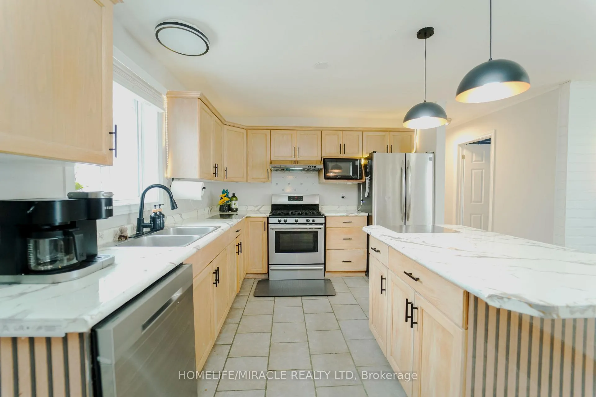 Photo 6 of 1537 Langlois Avenue, Windsor — HOMEH
