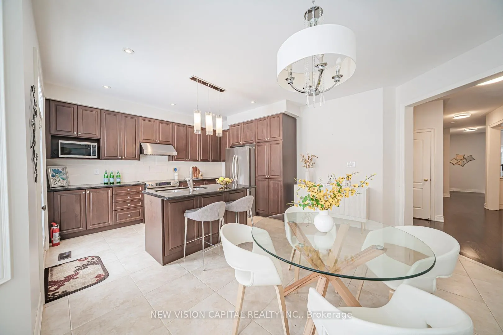 Photo 12 of 102 Hua Du Avenue, Markham, Berczy — HOMEH