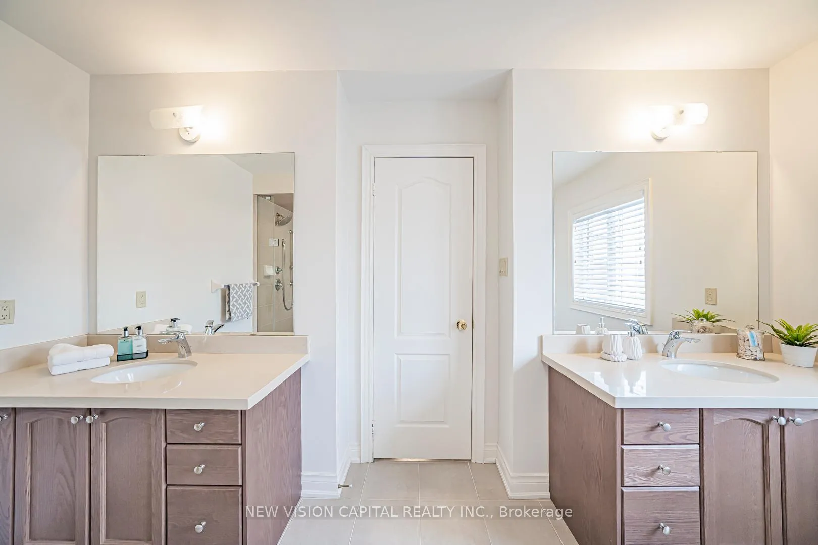 Photo 22 of 102 Hua Du Avenue, Markham, Berczy — HOMEH