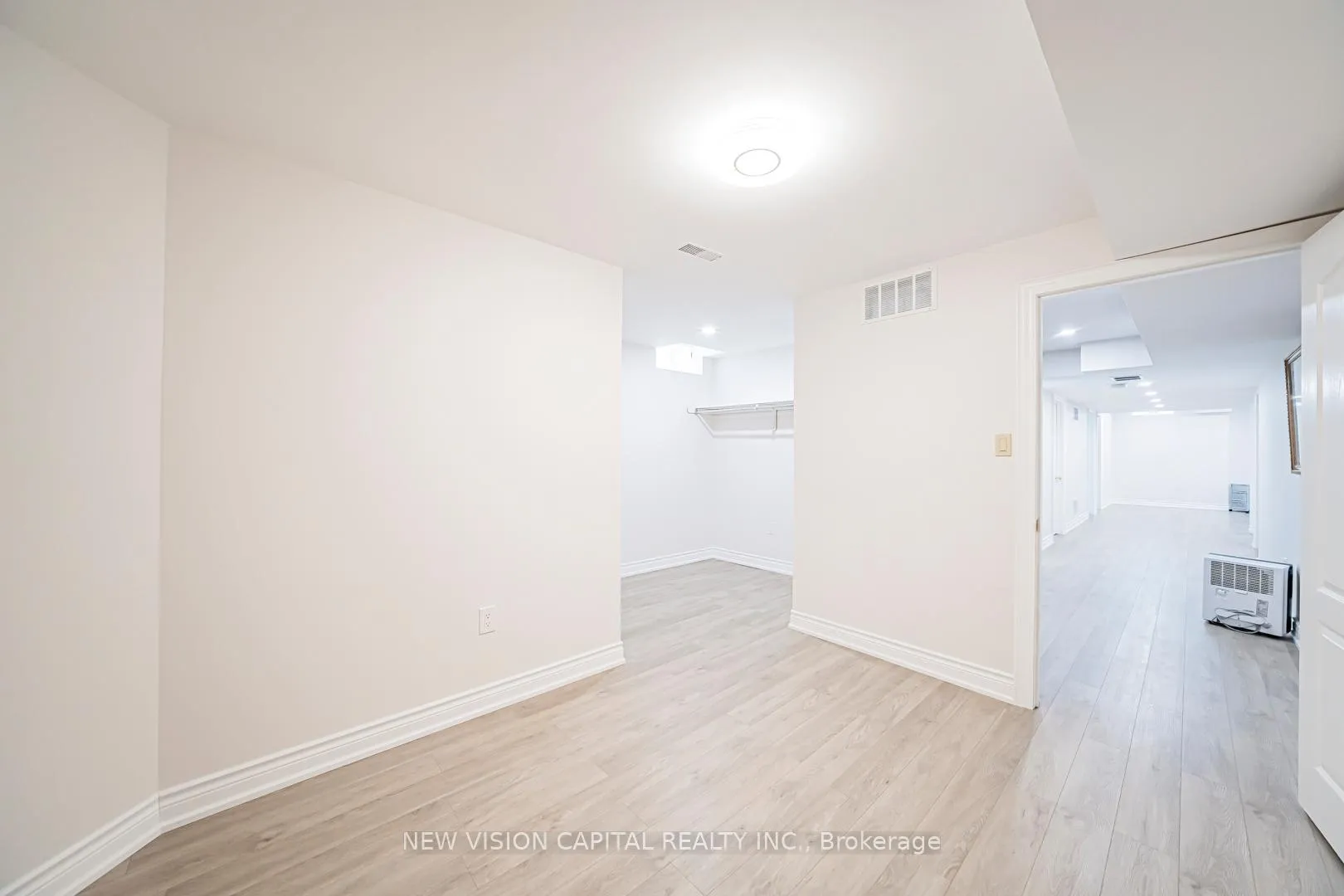 Photo 34 of 102 Hua Du Avenue, Markham, Berczy — HOMEH