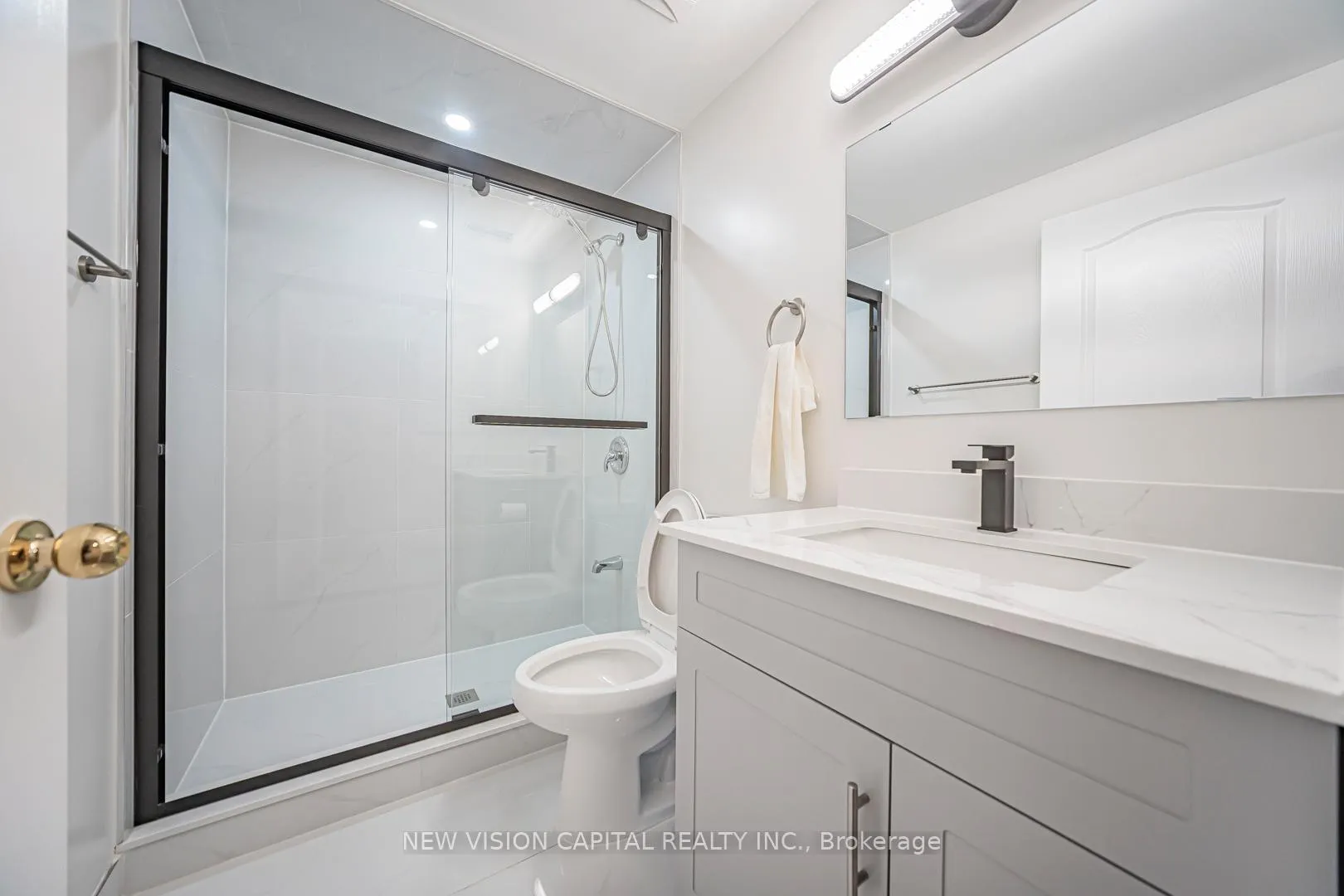 Photo 35 of 102 Hua Du Avenue, Markham, Berczy — HOMEH