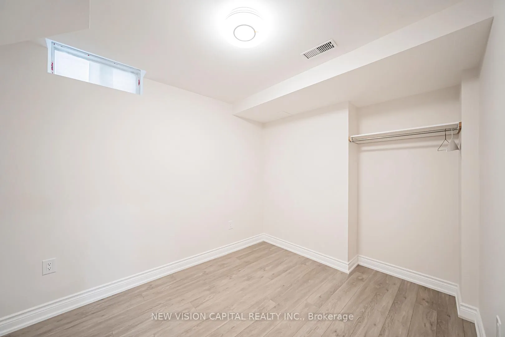 Photo 37 of 102 Hua Du Avenue, Markham, Berczy — HOMEH