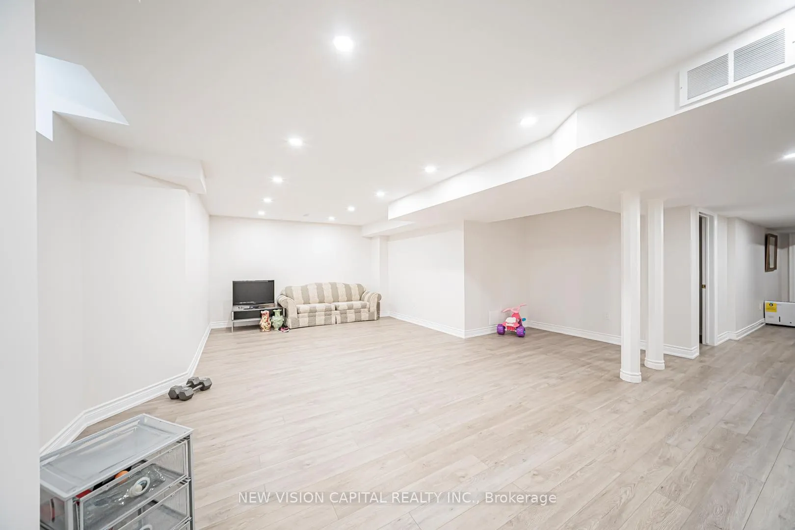 Photo 39 of 102 Hua Du Avenue, Markham, Berczy — HOMEH
