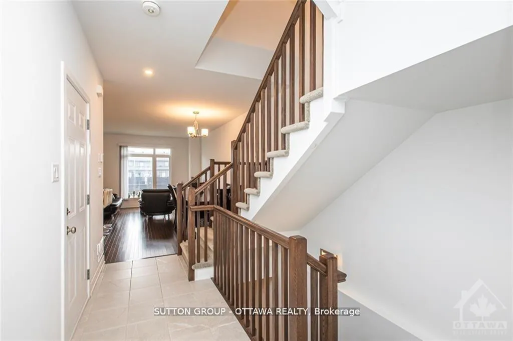 Photo 2 of 634 Putney Crescent, Ottawa, Stittsville (South) — HOMEH