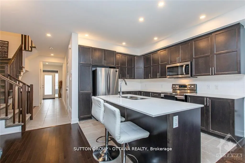Photo 6 of 634 Putney Crescent, Ottawa, Stittsville (South) — HOMEH
