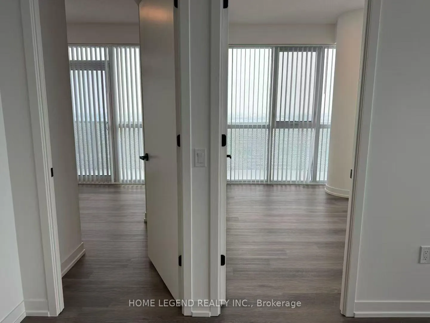 Photo 5 of Unit 4606, 8 Interchange Way, Vaughan, Vaughan Corporate Centre — HOMEH