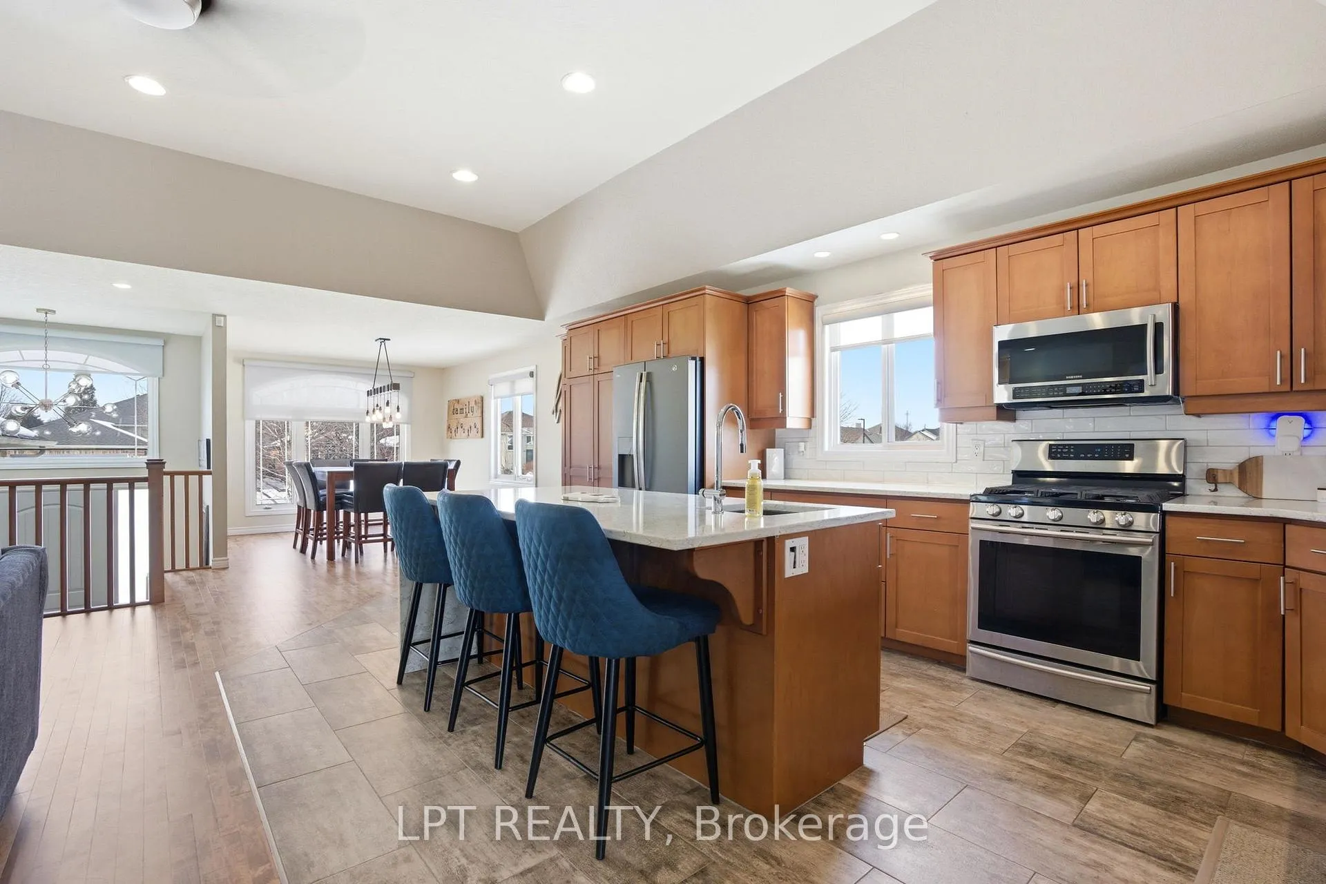 Photo 11 of 582 Harris Circle, Strathroy-Caradoc, NE — HOMEH