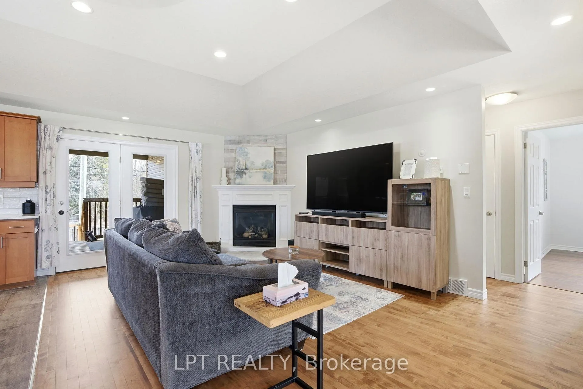 Photo 13 of 582 Harris Circle, Strathroy-Caradoc, NE — HOMEH