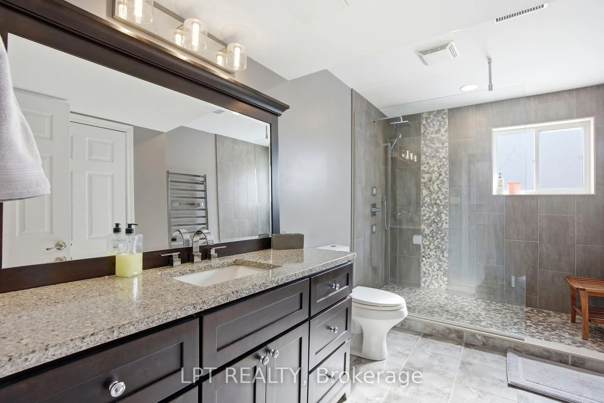 Photo 32 of 582 Harris Circle, Strathroy-Caradoc, NE — HOMEH