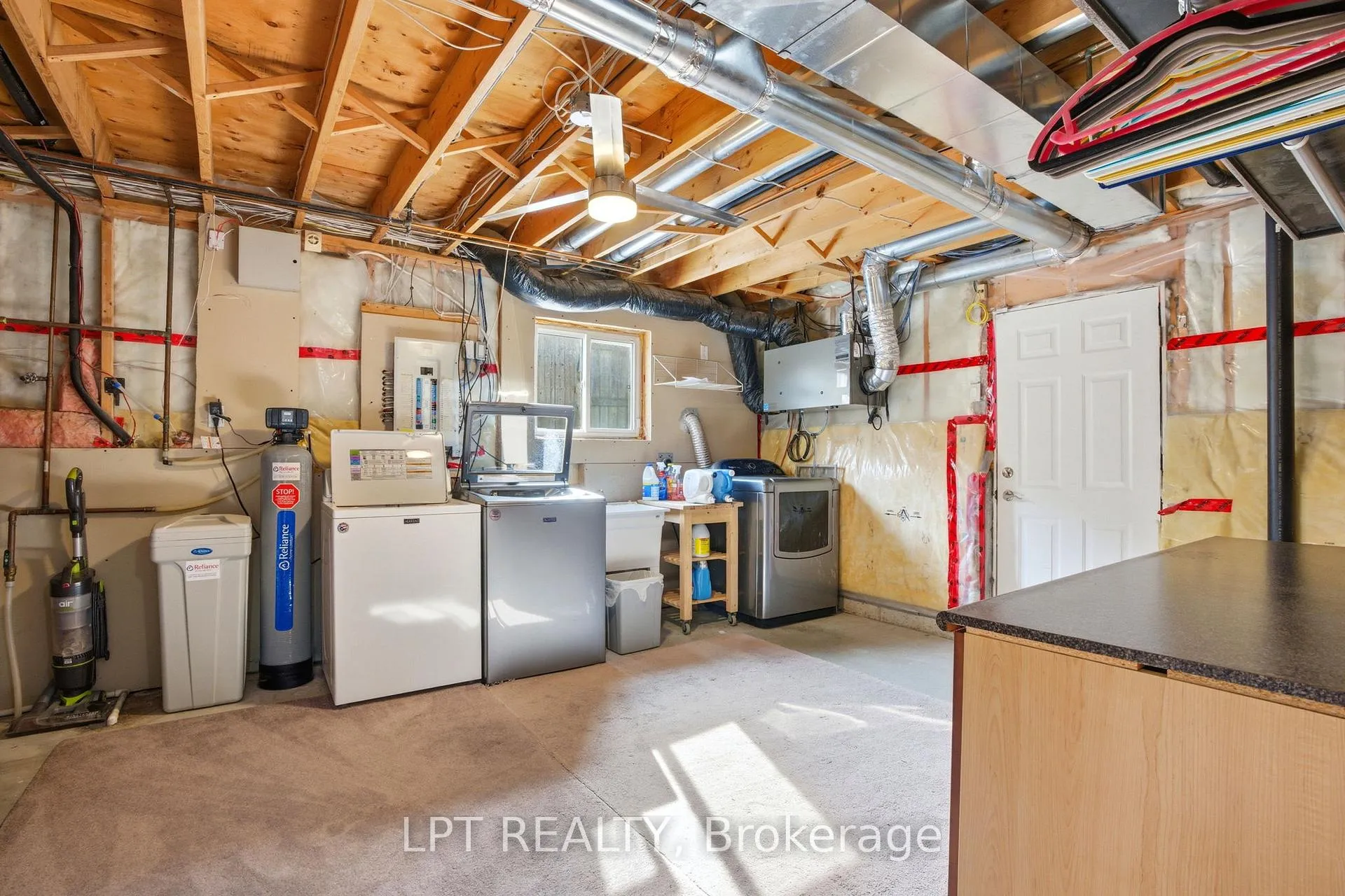 Photo 34 of 582 Harris Circle, Strathroy-Caradoc, NE — HOMEH