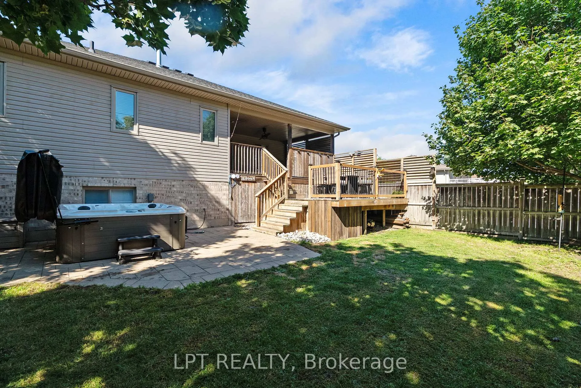 Photo 38 of 582 Harris Circle, Strathroy-Caradoc, NE — HOMEH