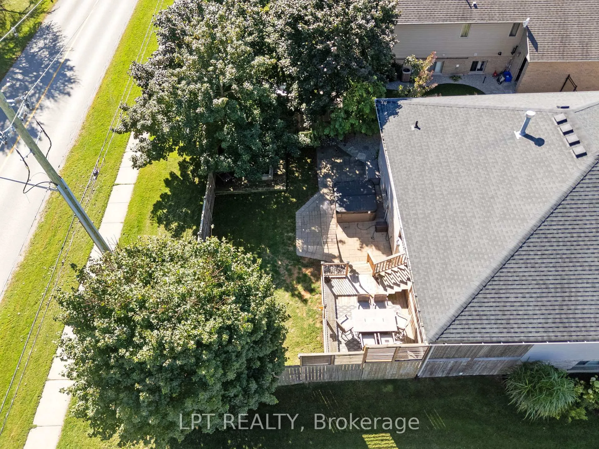 Photo 45 of 582 Harris Circle, Strathroy-Caradoc, NE — HOMEH