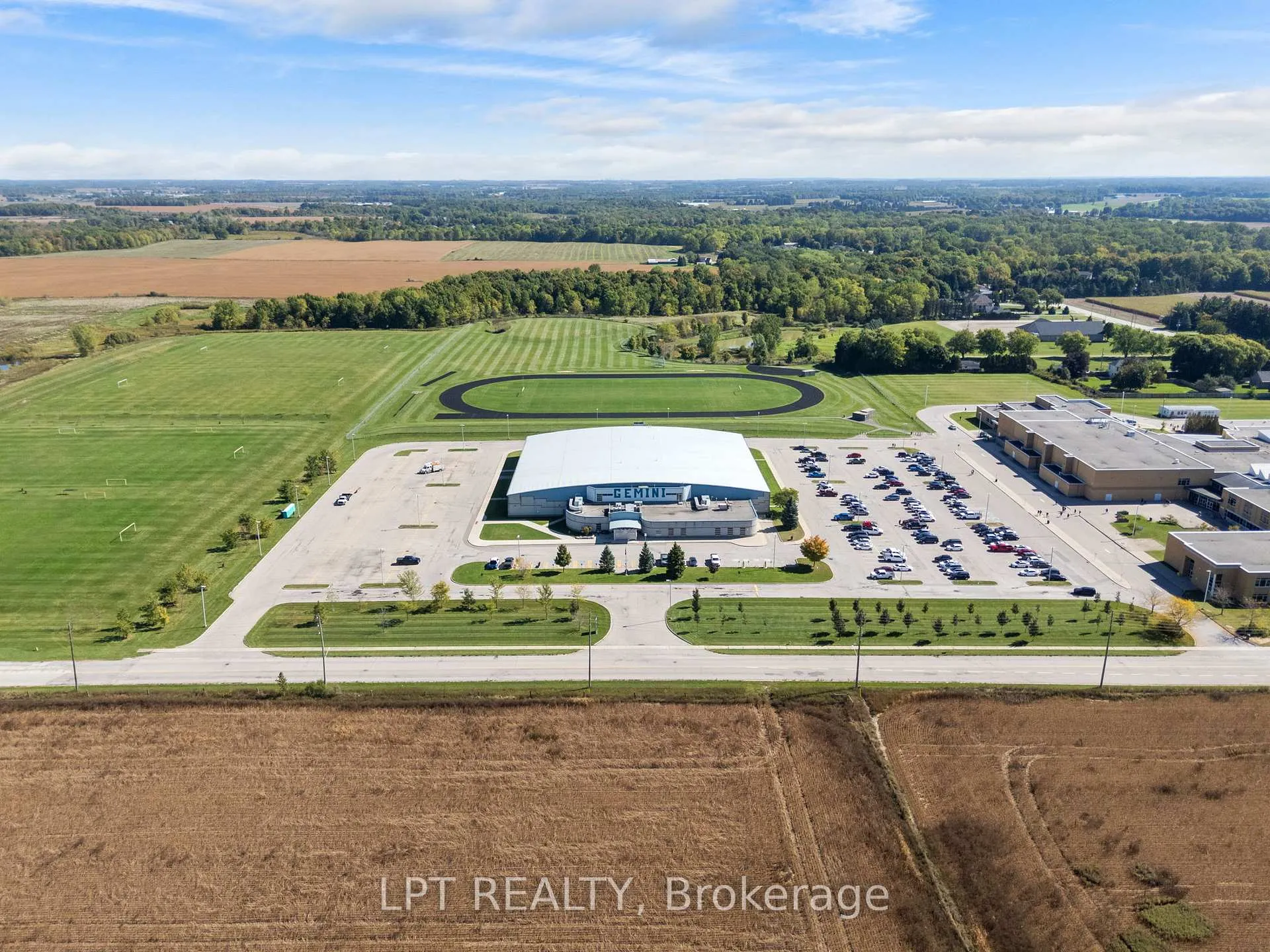 Photo 46 of 582 Harris Circle, Strathroy-Caradoc, NE — HOMEH