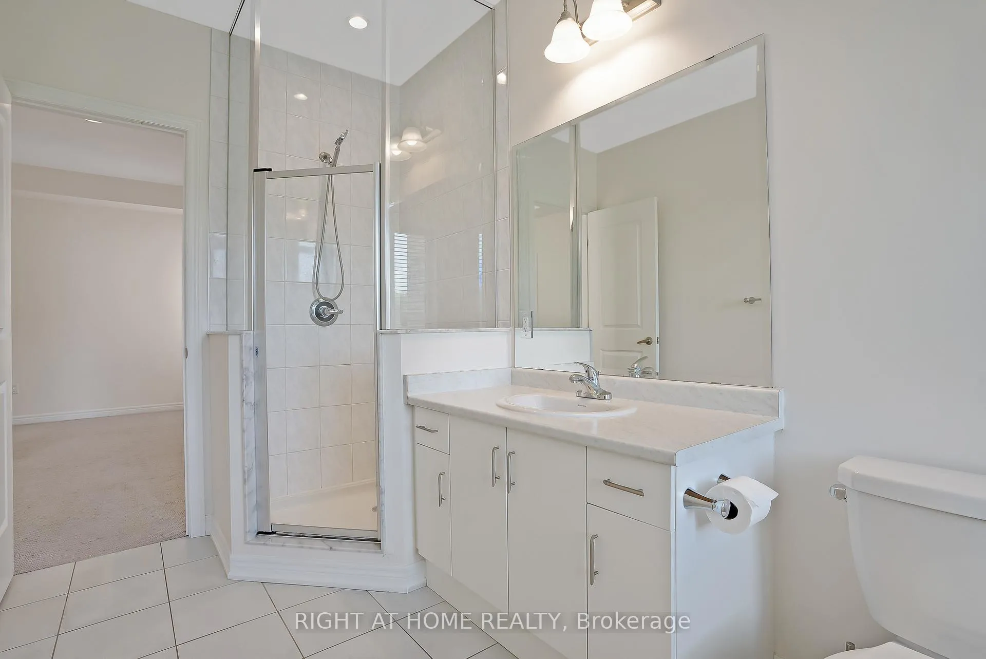 Photo 29 of 19 Robarts (Main Level) Drive, Milton, Dempsey — HOMEH