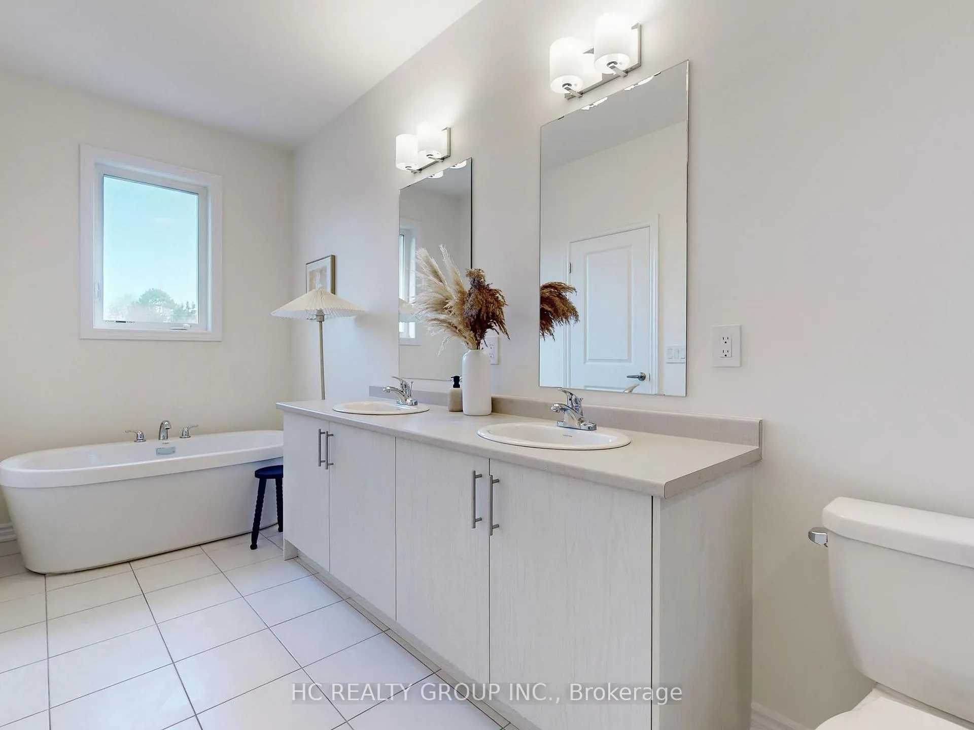 Photo 23 of Unit 7, 66 Main Street, King, Schomberg — HOMEH