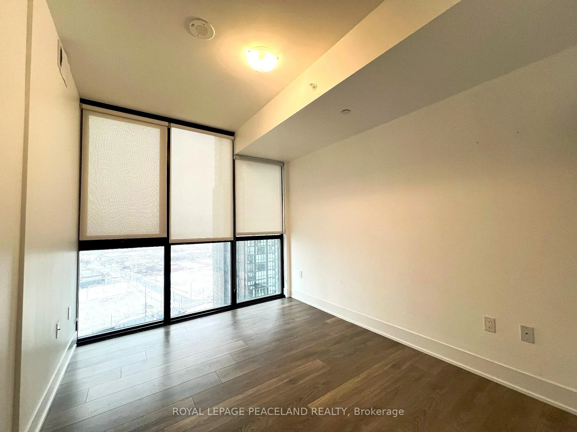Photo 5 of Unit 2002, 2908 Highway 7, Vaughan, Concord — HOMEH