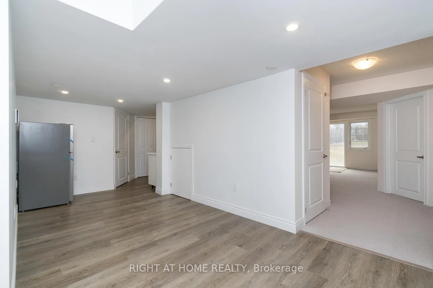 Photo 14 of 19 Robarts (Lower Level) Drive, Milton, Dempsey — HOMEH