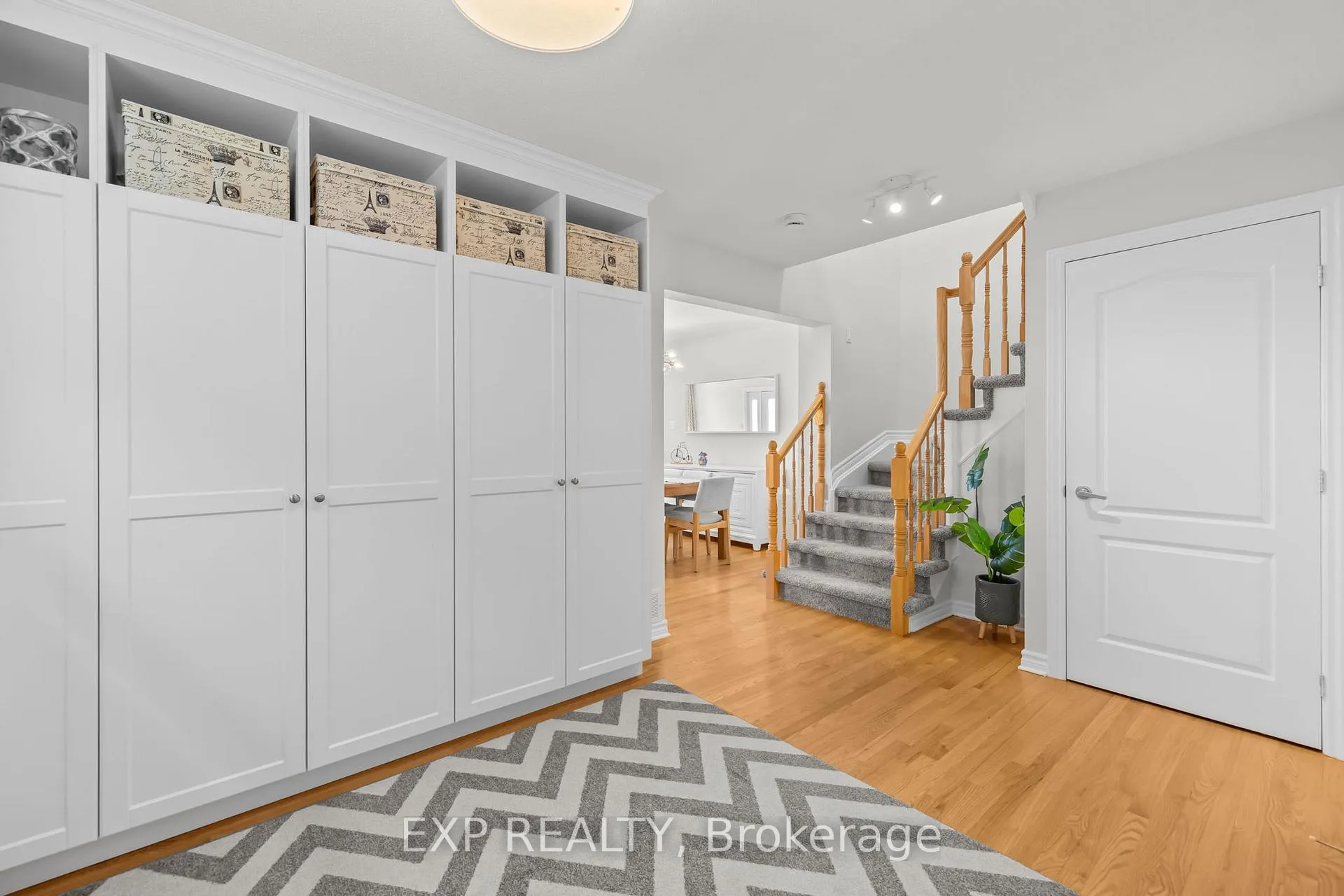 Photo 5 of 243 Deerfox Drive, Ottawa, Barrhaven - Longfields — HOMEH