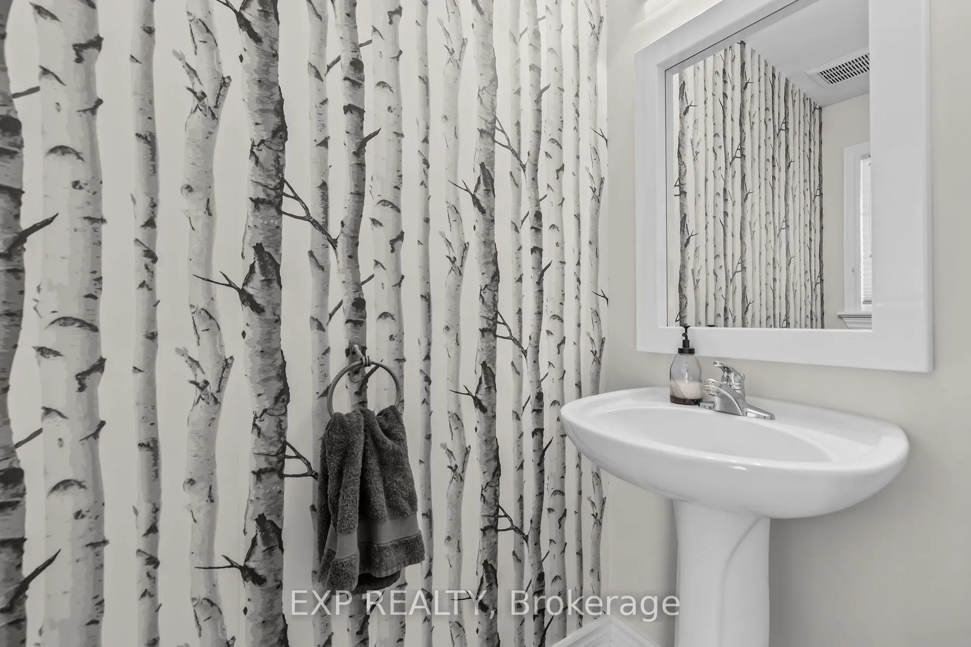 Photo 7 of 243 Deerfox Drive, Ottawa, Barrhaven - Longfields — HOMEH