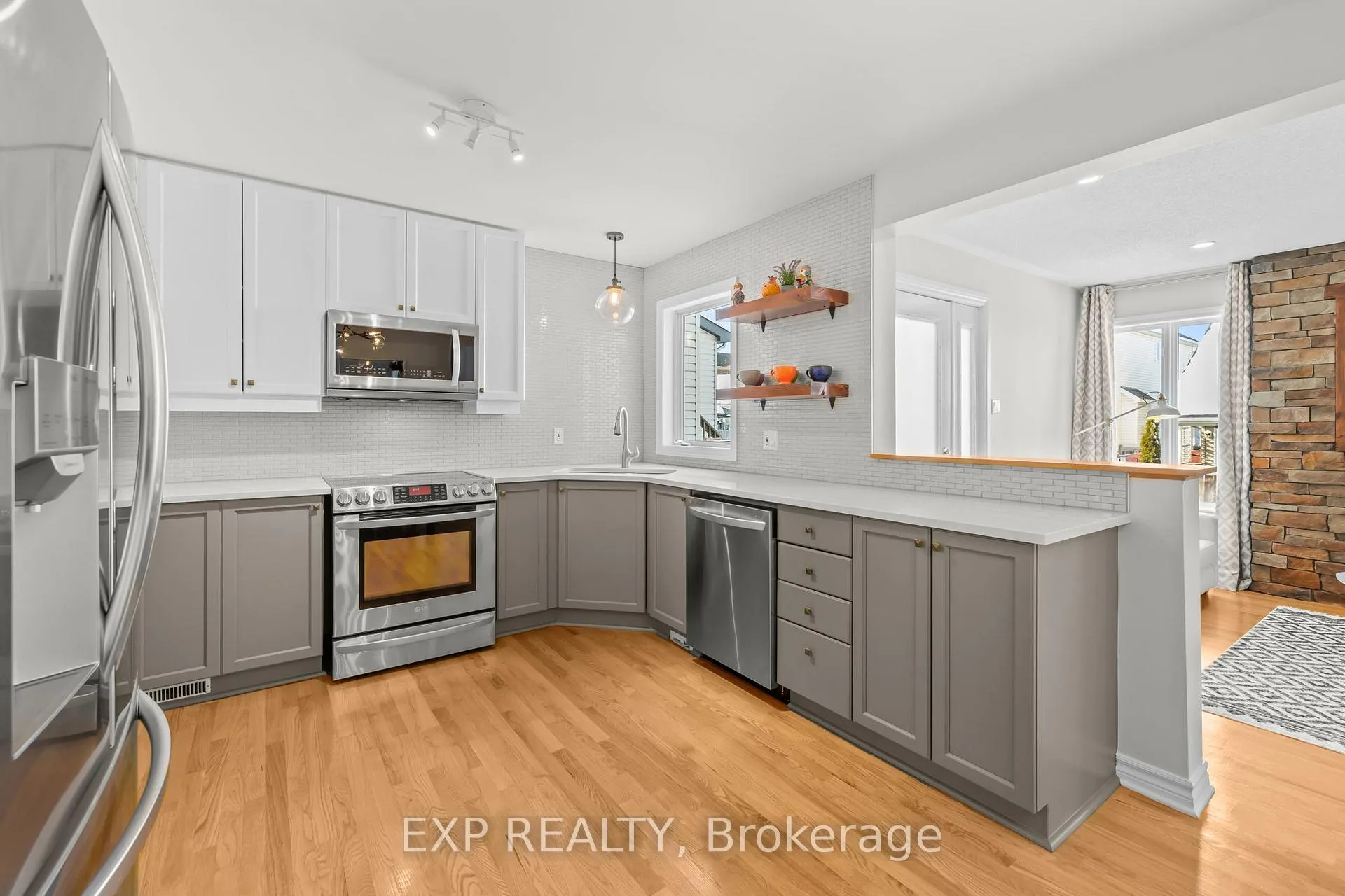 Photo 12 of 243 Deerfox Drive, Ottawa, Barrhaven - Longfields — HOMEH