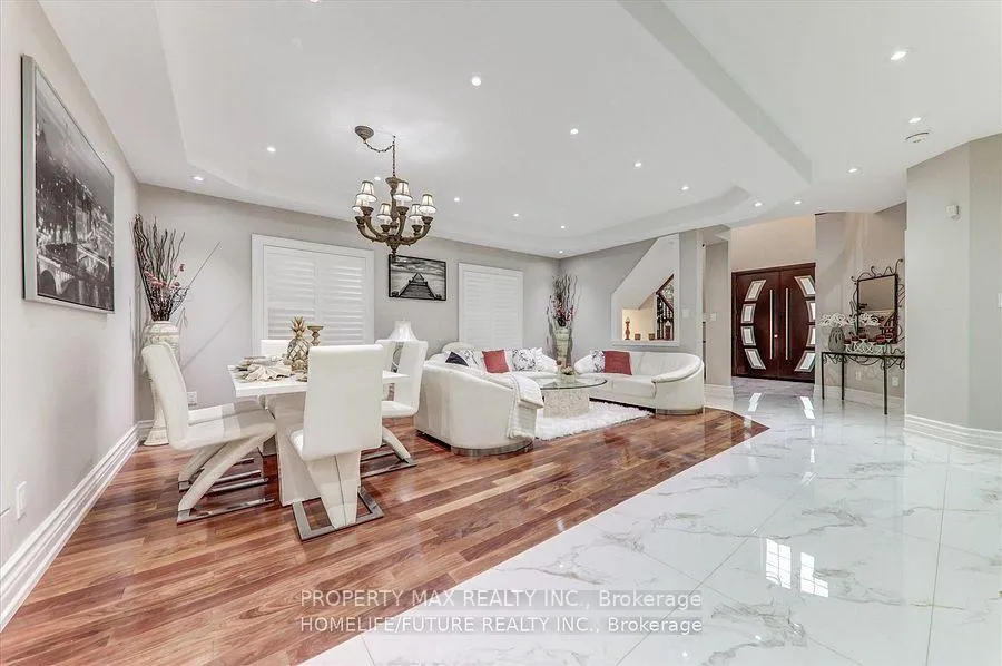 Photo 5 of 28 Billancourt Crescent, Brampton, Vales of Castlemore North — HOMEH