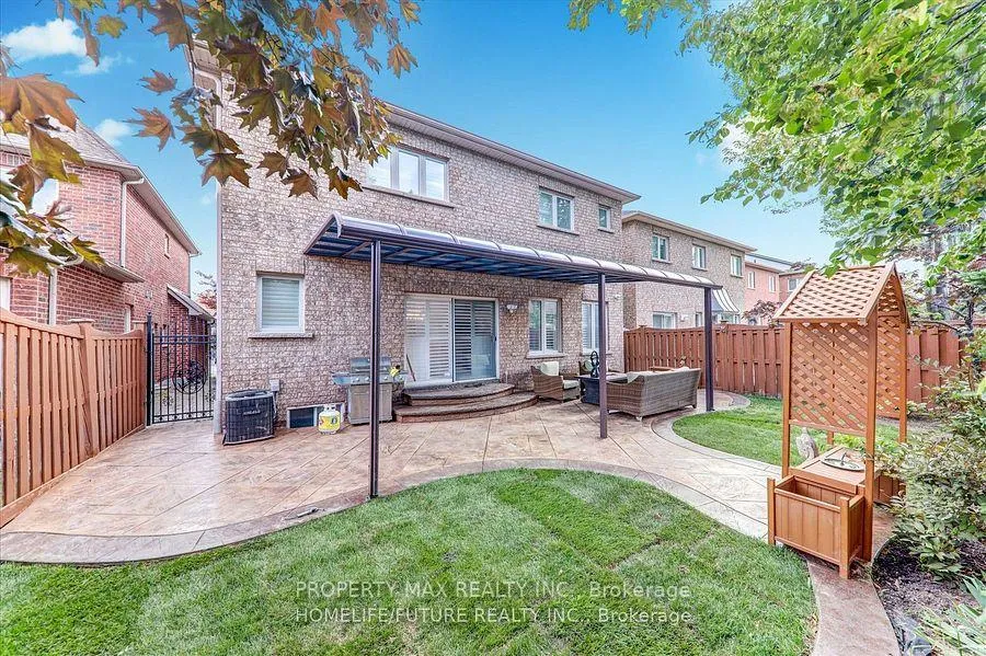 Photo 15 of 28 Billancourt Crescent, Brampton, Vales of Castlemore North — HOMEH