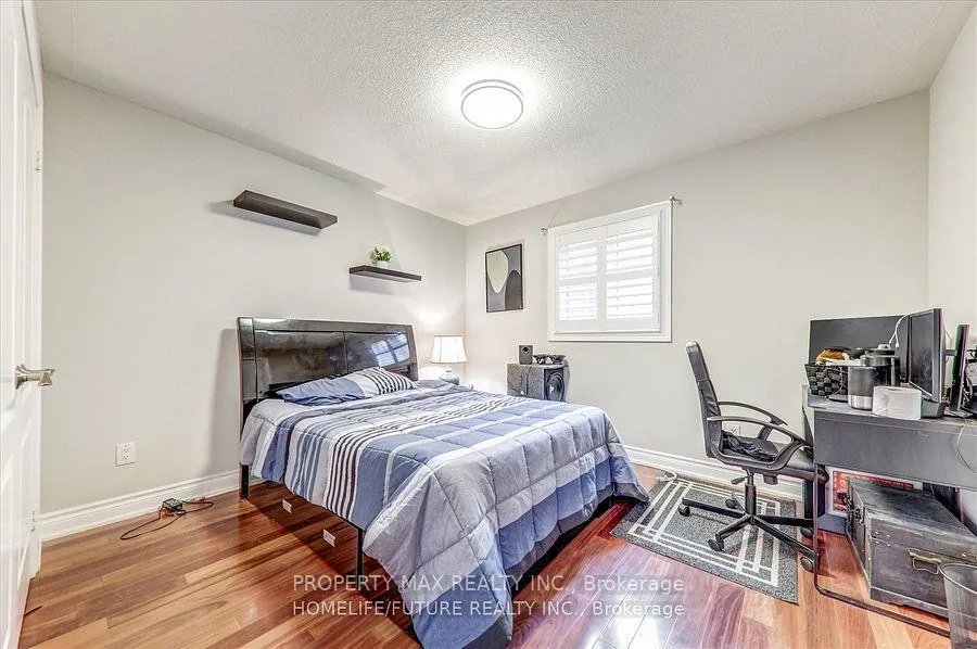 Photo 16 of 28 Billancourt Crescent, Brampton, Vales of Castlemore North — HOMEH