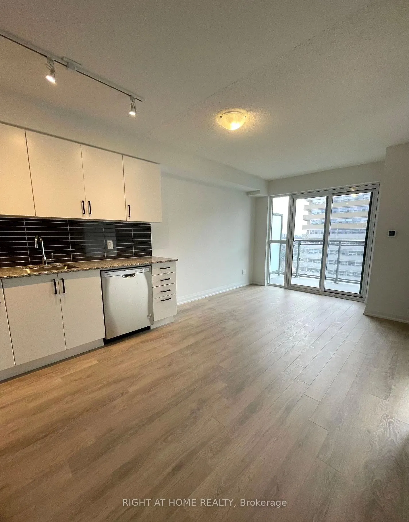 Photo 4 of Unit 1608, 20 Meadowglen Place, Scarborough, Woburn — HOMEH