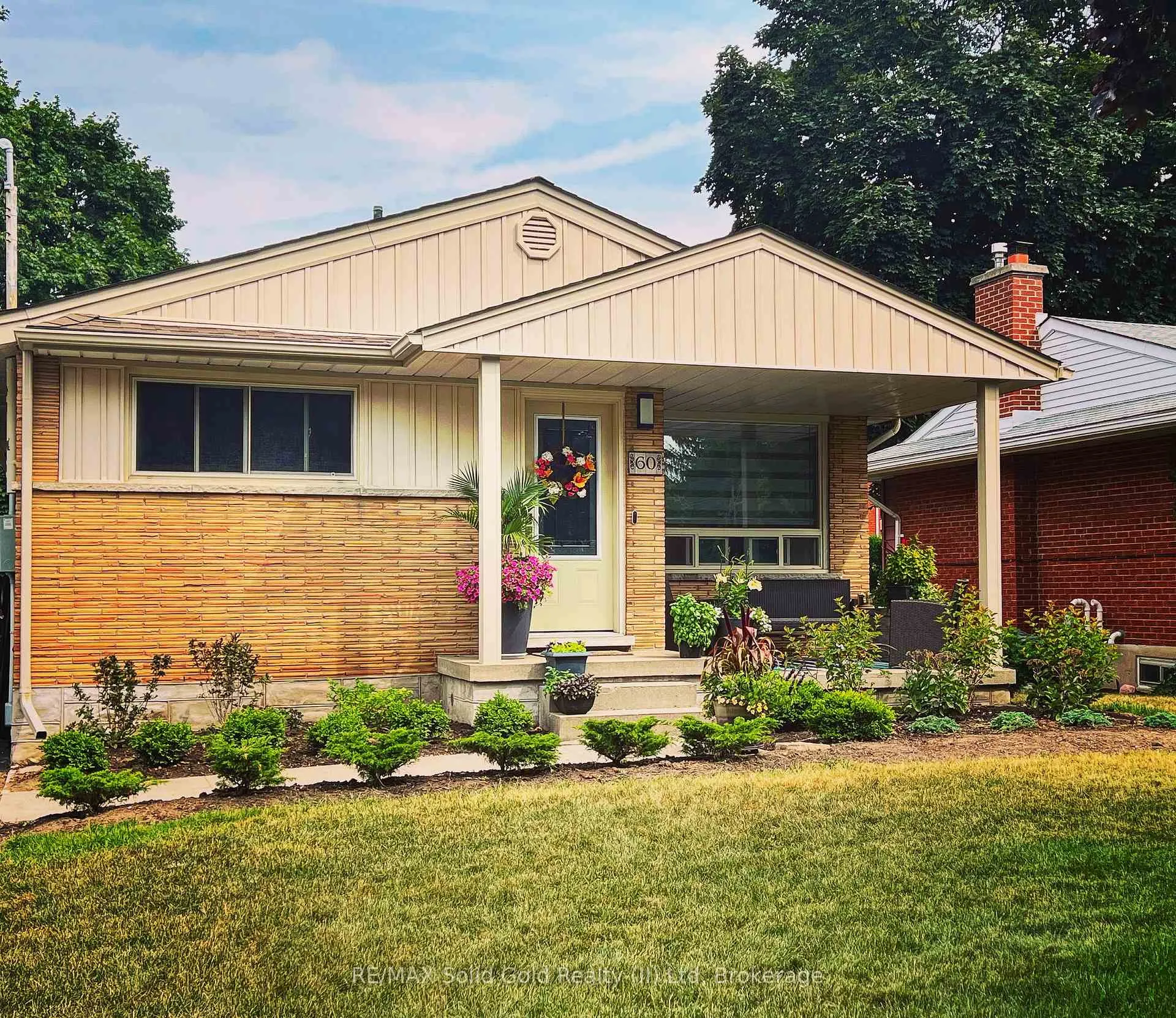 Photo 2 of 60 Kenwood Drive, Waterloo — HOMEH
