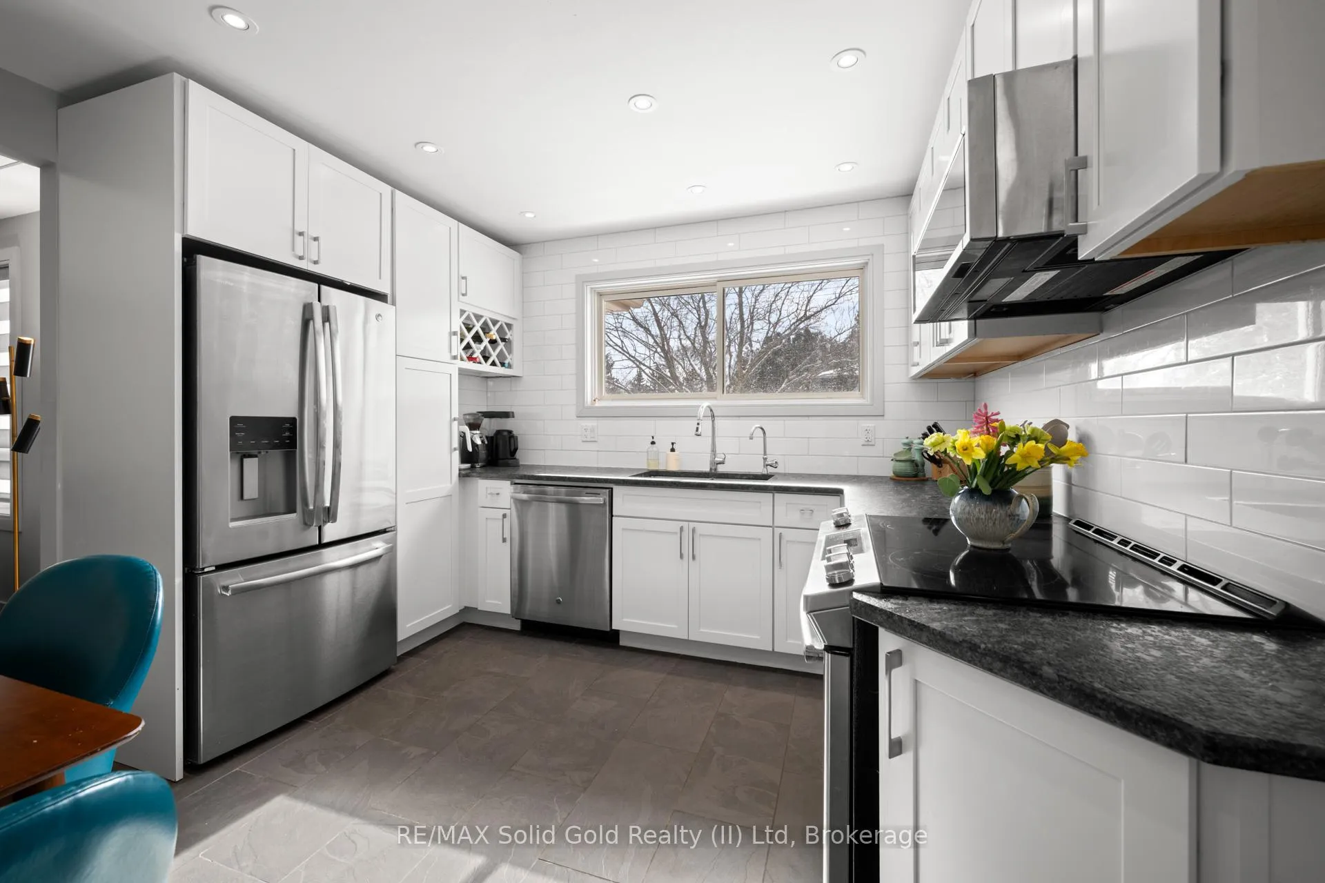 Photo 11 of 60 Kenwood Drive, Waterloo — HOMEH