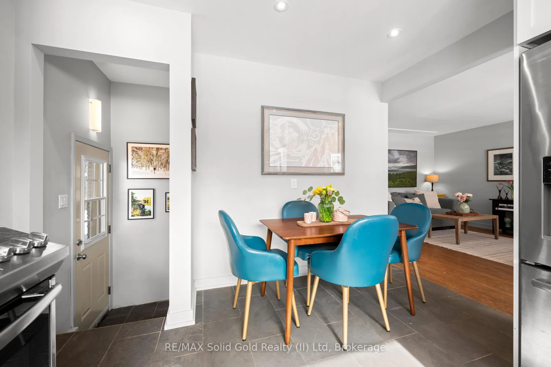 Photo 12 of 60 Kenwood Drive, Waterloo — HOMEH