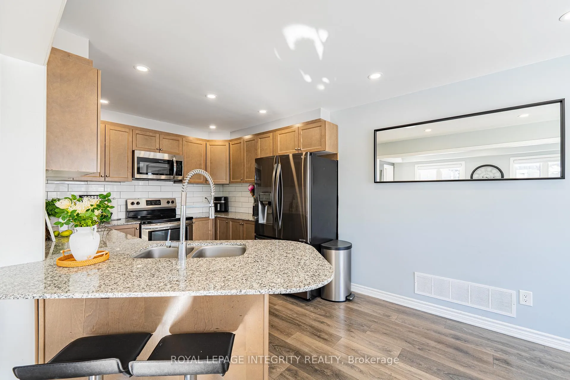 Photo 9 of 274 Brassy Minnow Crescent, Ottawa, Barrhaven - Half Moon Bay — HOMEH