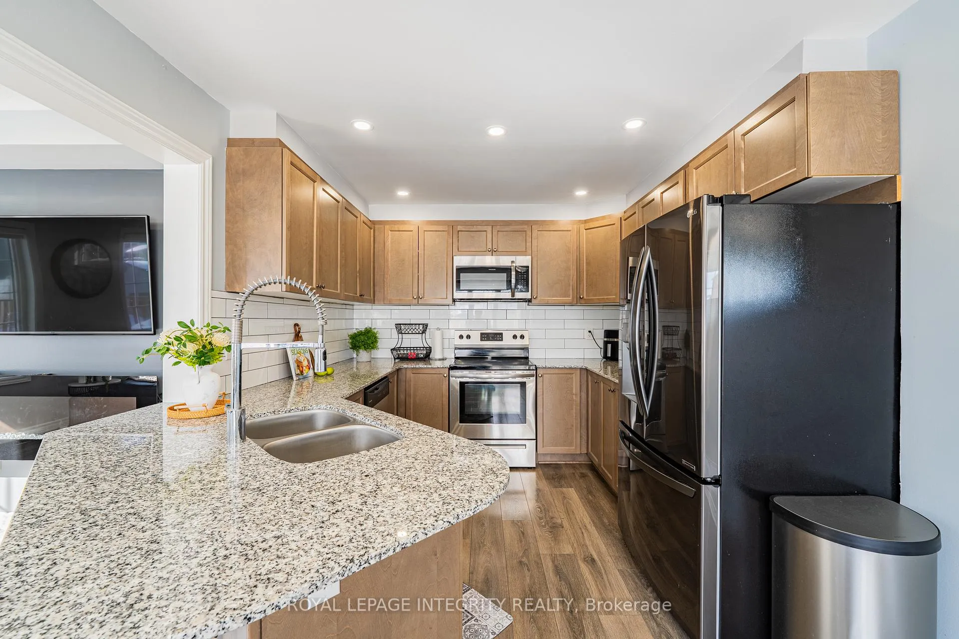Photo 10 of 274 Brassy Minnow Crescent, Ottawa, Barrhaven - Half Moon Bay — HOMEH