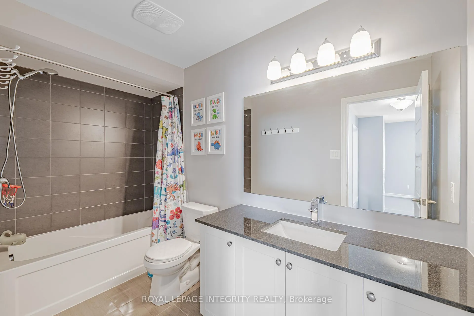 Photo 24 of 274 Brassy Minnow Crescent, Ottawa, Barrhaven - Half Moon Bay — HOMEH